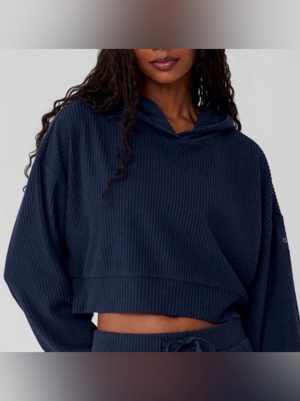 $118 MSRP Alo Yoga Muse Hoodie Cropped Rib Top Navy